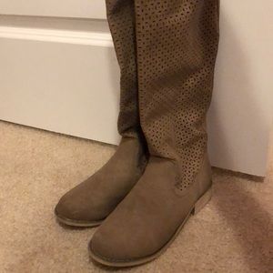 Boots from Italy! Size 6